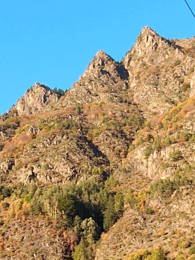 Chambre Ou Gite Dans Une Maison De Montagne - De Suzon A Zelie Entraigues  المظهر الخارجي الصورة